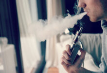 صورة مدخنو السجائر الإلكترونية الذين أصيبوا بكورونا هم أكثر عرضة للمعاناة من أعراض المرض