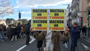 صورة شاهد: صيحات استهجان ضد ماكرون في فرنسا