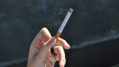 صورة الإقلاع عن التدخين.. شهر رمضان الأنسب للمدخنيين لكسر قيود الإدمان