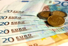 صورة للمرة الأولى منذ 20 عاما.. اليورو دون 0,99 دولار