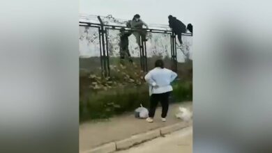 صورة شاهد:هروب عمال من مصنع آيفون في الصين لتجنب الحجر الصحي