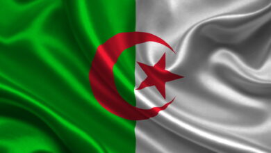 صورة لغوي فرنسي يهاجم حكومة تبون لاستبدالها الفرنسية بلغة القرآن في التعليم بالجزائر