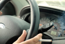صورة ألمانيا تعتزم حظر التدخين في السيارات التي تقل هذه الفئات
