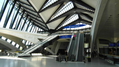 صورة فرنسا تعزز الأمن في المطارات والقطارات عقب بلاغات كاذبة بوجود قنابل