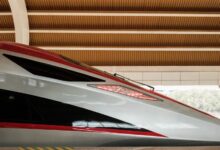 صورة إندونيسيا تدشن أول خط للقطارات فائقة السرعة ضمن “مبادرة الحزام والطريق”
