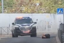 صورة شاهد:إصابة شرطي إسرائيلي بجروح خطيرة في حادثة طعن بالقدس ومقتل المهاجم